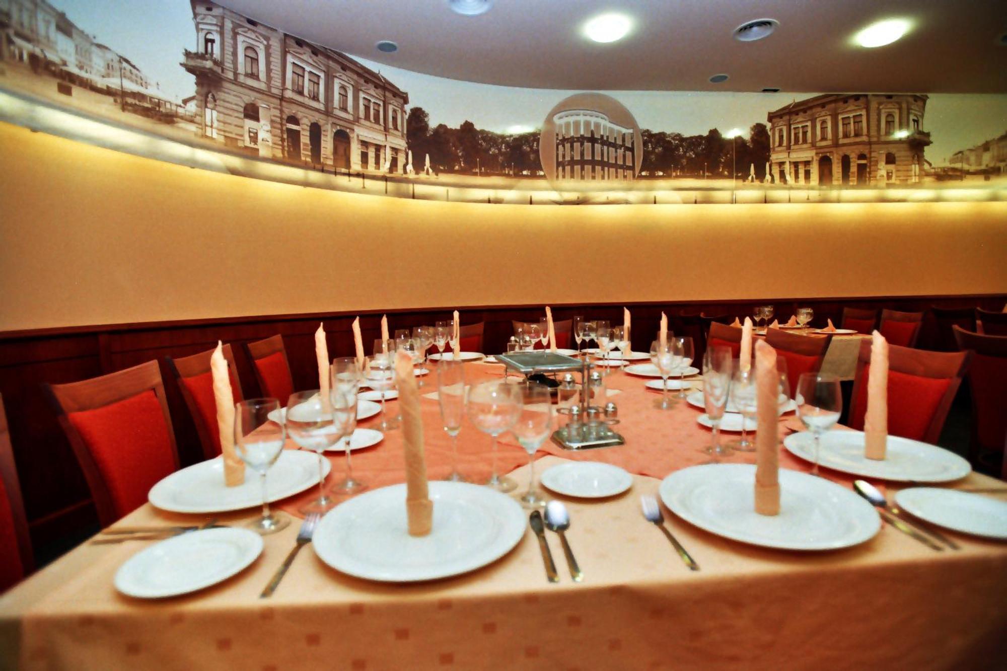 Hotel Savus سلافونسكي برود المظهر الخارجي الصورة