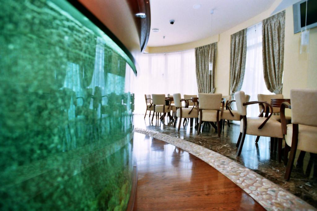 Hotel Savus سلافونسكي برود المظهر الخارجي الصورة