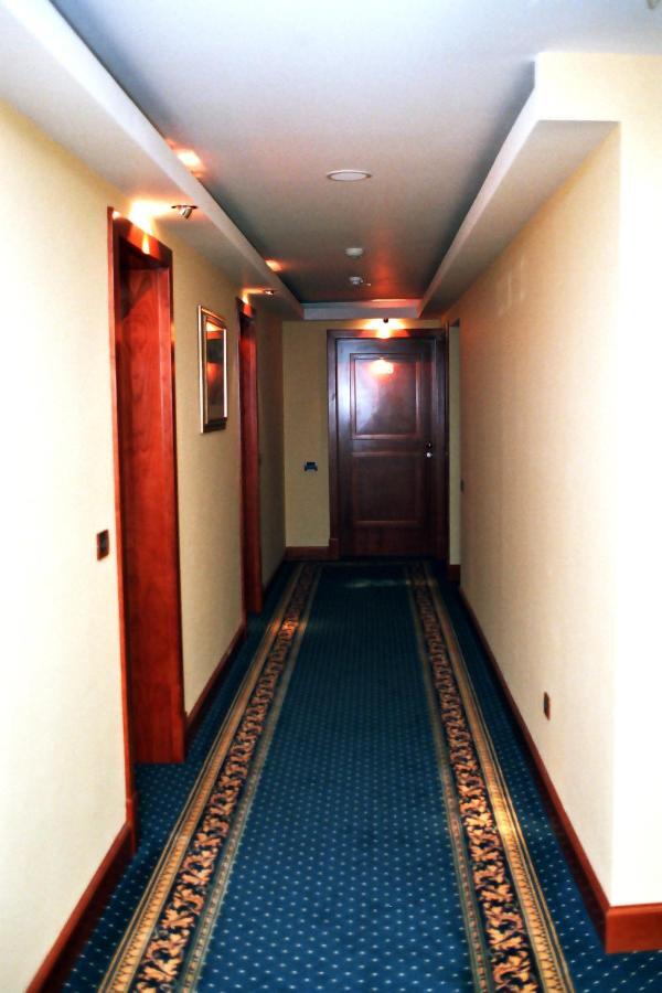 Hotel Savus سلافونسكي برود المظهر الخارجي الصورة
